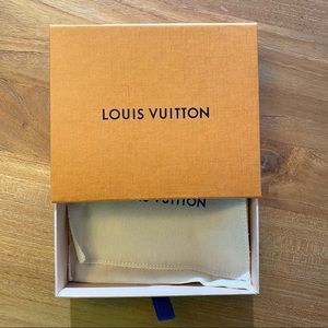 Louis Vuitton accessories/ wallet box and pouch